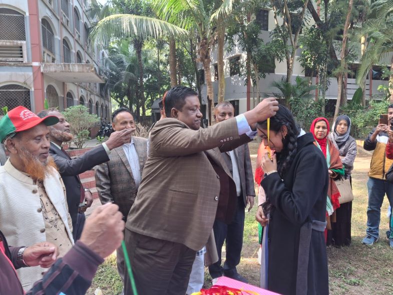 বিজয় দিবস উপলক্ষে আদর্শ ডিগ্রি কলেজের ক্রীড়া প্রতিযোগিতা অনুষ্ঠিত